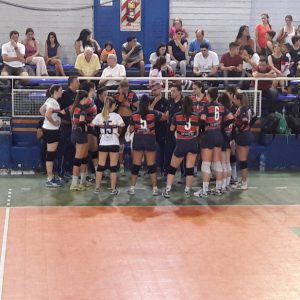 Vóley Femenino: derrota y a definir en La Boca