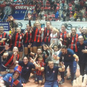 Vóley Femenino: bicampeonato y festejo en Boedo
