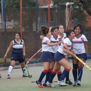 Hockey femenino: jornada positiva para las categorías mayores del Ciclón.
