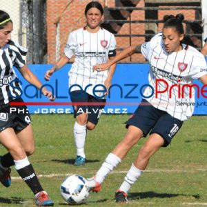 Fútbol Femenino: las Santitas golean y lideran