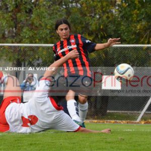 Fútbol Femenino: la clásica goleada de las Santitas ante Huracán