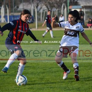 Fútbol Femenino: las Santitas volvieron a sonreír con una goleada 