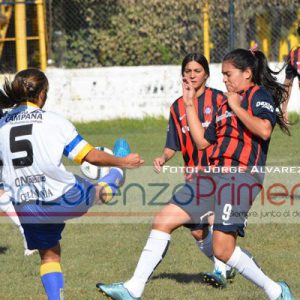 Fútbol Femenino: las Santitas continúan por la senda del triunfo