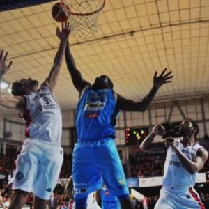 LNB: el Ciclón y una noche para el olvido en Bahía Blanca