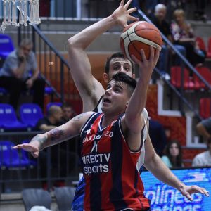 LNB: ganó y recuperó la punta en el Sur