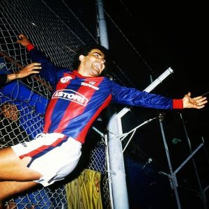¿Cuál es la camiseta más linda de San Lorenzo para el Beto Acosta?