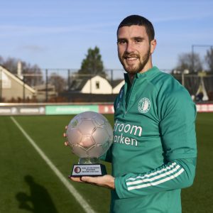 El Feyenoord volvió a premiar a Marcos Senesi