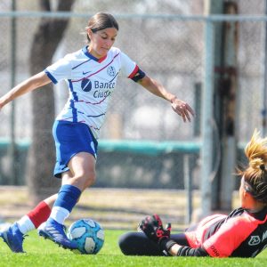 Goleada para mantenerse arriba
