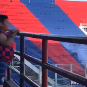 El pequeño hincha que emocionó a todos: conocé la historia de Mariano Toledo