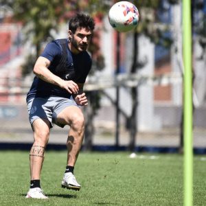 El plantel completó una nueva jornada de prácticas con novedades