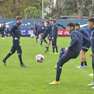 Insua probó equipo, pero mantiene una duda