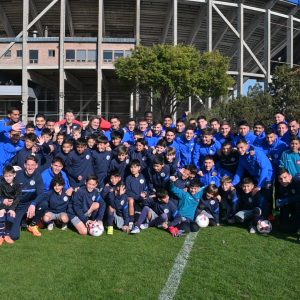 Equipo listo para el clásico y gesto para los más chicos