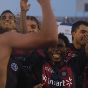 Félix Orode calentó el clásico entre San Lorenzo y Huracán