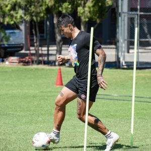 Bareiro volvió a entrenar en CASLA