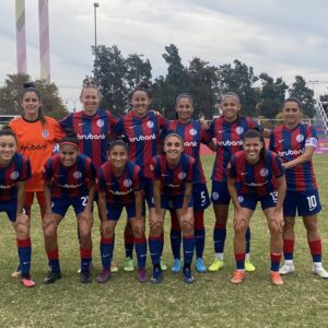 Las Santitas golearon y son punteras del campeonato