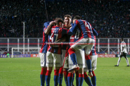 Gastón Campi Agustín Giay Iván Leguizamón gol San Lorenzo