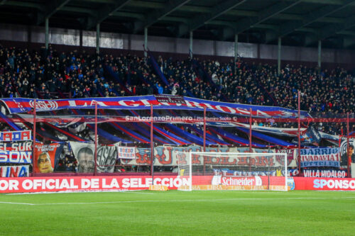 Hinchada popular en Lanús San Lorenzo