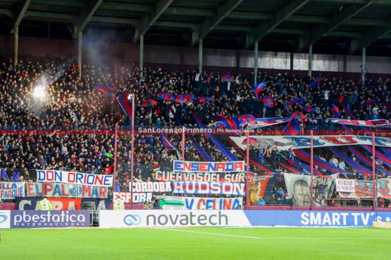 Hinchada popular en Lanús San Lorenzo