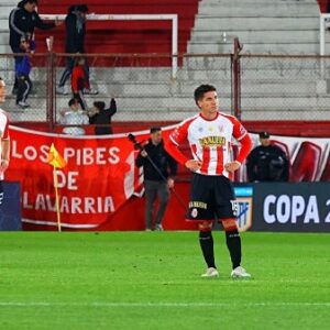 Gran debut para Jeremías James en Barracas Central