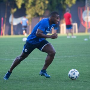 ¿Podrá jugar Romaña en el debut del torneo?