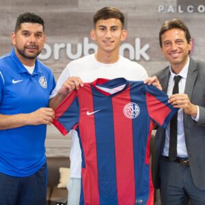 Daniel Herrera firmó su primer contrato con San Lorenzo