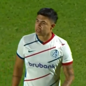 El áspero debut de Nicolás Hernández