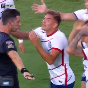 Las jugadas similares del pasado en las que el VAR actuó y benefició a Boca