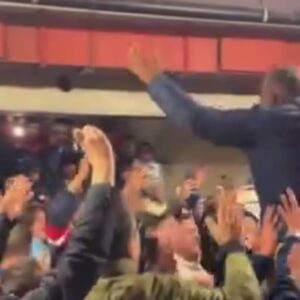 El ídolo histórico festejando como un hincha más en Brasil