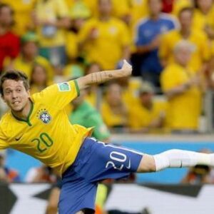 Mineiro se refuerza con jerarquía para el cruce con San Lorenzo en Libertadores
