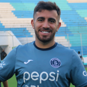¿Cómo juega Agustín Auzmendi?