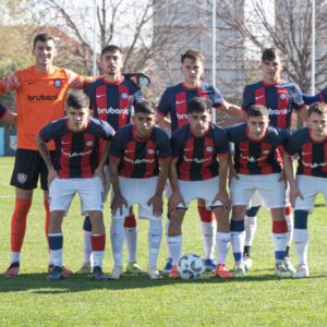 La Reserva, con uno menos, perdió ante Racing