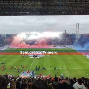  Los hinchas explotaron sobre el final del partido contra la dirigencia
