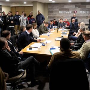 En una caliente reunión de Comisión Directiva se discutieron nuevos cargos, renuncias y proyectos en el estadio