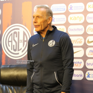 La primera decisión de Russo en San Lorenzo
