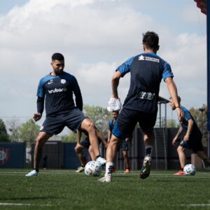A la espera del nuevo DT y con varios lesionados, San Lorenzo trabaja pensando en Barracas