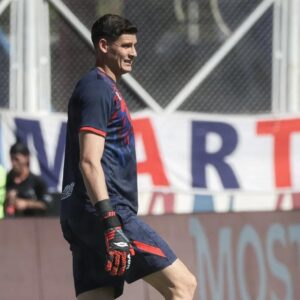 Gustavo Alfaro habló del momento de Gill en San Lorenzo, ¿y una chance en la selección de Paraguay?