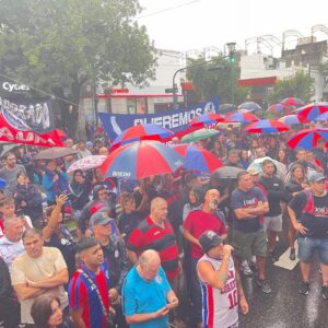 ¿Qué dice el petitorio que se le entregó a la Comisión Directiva en la manifestación?