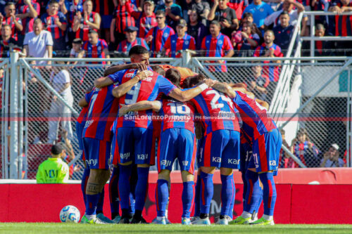 La banca de los ex San Lorenzo en el partido con Tigre