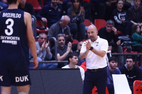 Leo Costa dejó de ser el entrenador del básquet de San Lorenzo