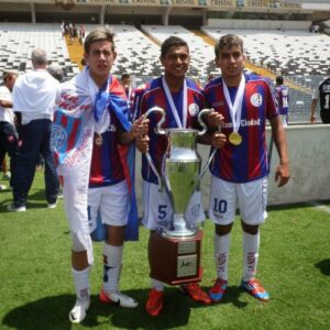 Hizo inferiores en San Lorenzo y representará a una exótica selección en la próxima fecha FIFA