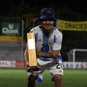 Ojeda festejó el torneo con la Selección Argentina