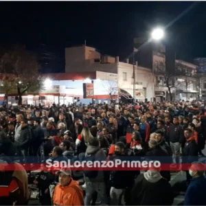 Viernes de marcha en San Lorenzo