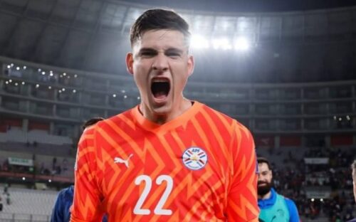 Orlando Gill y el especial posteo de su esposa tras el debut con la selección de Paraguay