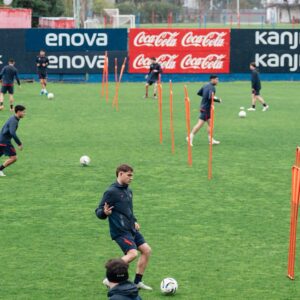 San Lorenzo regresó a las prácticas tras el clásico: ¿Cómo está Gastón Hernández?