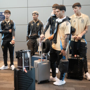 Con Ojeda como 10, la Selección Argentina sub 17 ya está en Qatar