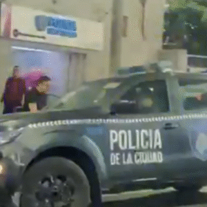 Moretti fue trasladado a una comisaría tras retirarse de la sede