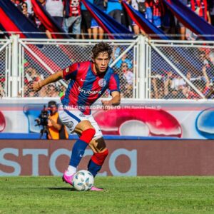 Un club de Santa Fe pide 350 mil dólares a San Lorenzo por Agustín Giay