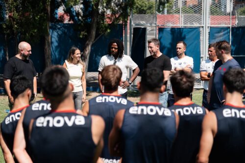 Las autoridades presentes en el primer entrenamiento de San Lorenzo