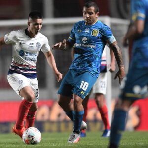 Un futbolista se ofrece a jugar en San Lorenzo. ¿Gratis?