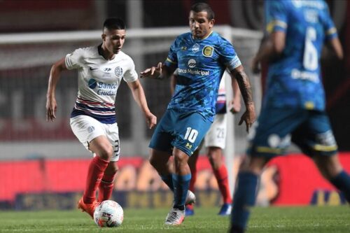 Un futbolista se ofrece a jugar en San Lorenzo. ¿Gratis?